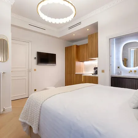 Appartamento Charming Pied-à-terre Champs-élysée Parigi