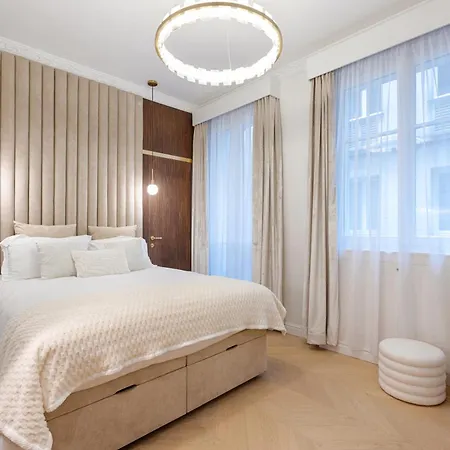 Charming Pied-à-terre Champs-élysée *